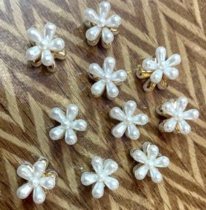 Korean Pearl Flower Mini Claw Clips