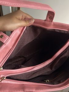 Super spacious handbag in pink