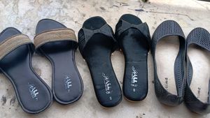 Combo! Pack Of 2 Footwear And 1 Free Bellies.