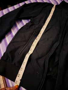 Nike Black Jacket - Lightweight &amp; Stylish