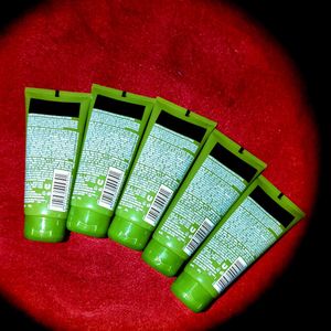 Lakme Blush &amp; Glow Facewash