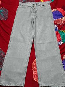 Straight Jeans