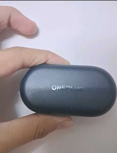 One Plus Nord 2R Earbuds (Case)