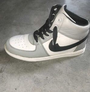 Jordan Style High-Top Sneakers