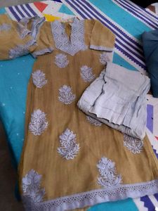 Pakistani Kurta Set With Heavy Embroidery
