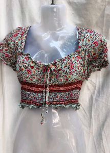 172610. Floral Print Crop Top