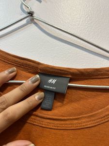 H&amp;M Orange Tshirt