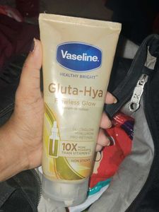 Vaseline Healthy Bright Glutha-Hya Serum In Lotion