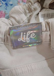 LIFE Embroidered White Denim Shorts Size 8-9 Years