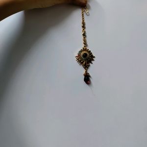 Jwelllery Set With Earrings And Tika