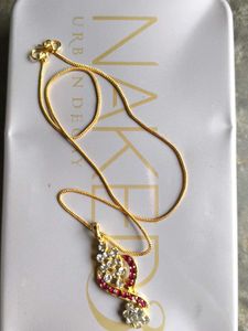 Elegant Gold-Tone Floral Pendant Necklace