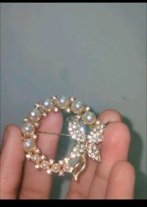 PEARL RHINESTONE BROACH✨