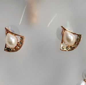 Pearl Necklace &amp; Earring Set❣️❣️