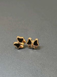 ✨ Elegant Stud Earring Set - 3 Pairs ✨