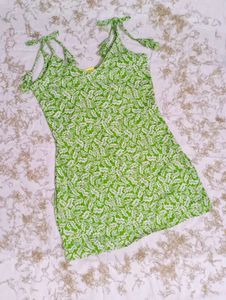 1 Sleeveless kurti in 4 different colours