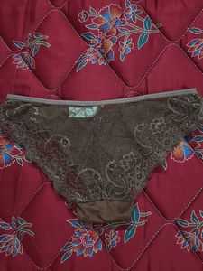 Brown Lace - 32