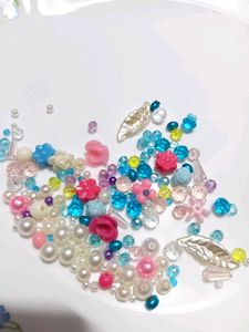 Beachy Vibes Beads⚪️🦪🐚💙