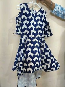 Stylish Blue &amp; White Geometric Cold Shoulder Dress