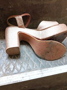 Heels 👠  Only One Soul Is Torn