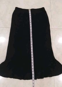 Elegant Black Midi Skirt
