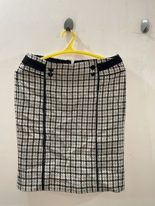 Houndstooth Pencil Skirt
