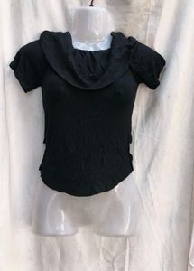 192610. Black Ruffled Top