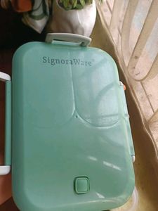 3 Compatment Luch Box