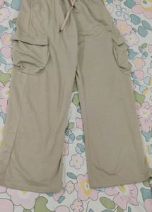Combo Of a Beige Cargo Pant N Top✨