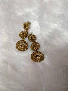 women necklace with earrings