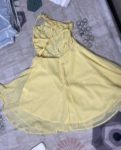 Backless Dress💛💐