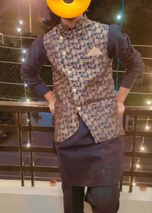 Mens Ethnic Kurta Set With Base coat