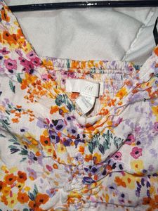 H&amp;M Floral Puff Sleeve Crop Top