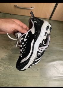 Skechers d’lites