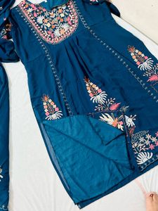 5xl Women Regular Fit Georgette Afghani Kurta Set