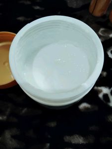 Instant Glow (24 Carat Gold Bleach)