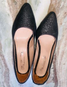 Black Pointed Toe Heels