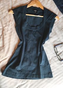 Basic Tee With Mega Sleeves. Size 30-36