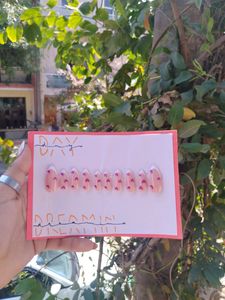 Press On nails