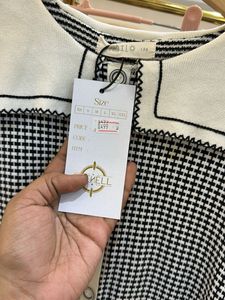 Houndstooth Knitted Crop Top with Collar