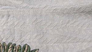 thread embroided top pure cotton branded