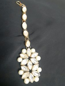 Kundan Choker Necklace With Mangtikka