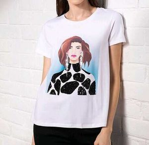 Cover StoryGraphic Print T-shirt with Sequins