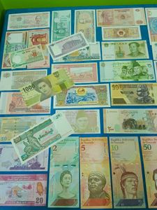 Foreign Note Collection 50 Piece Real Currency UNC
