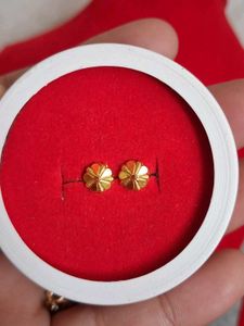 Beautiful New Flower Desine Studs