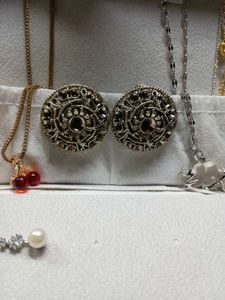 VINTAGE 100% Genuine Clip-on Earrings Pair Of 1