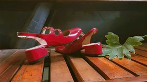MARY JANE PUMPS