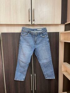 Light Wash Jeans - Relaxed Fit