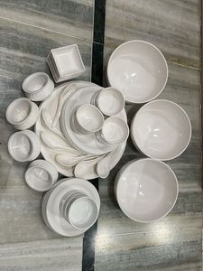 White Dinning Set