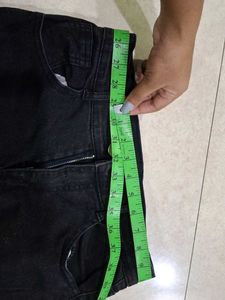 Black straight fit women&#39;s jeans
