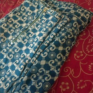 Women&#39;s Floral Denim In Good Condition
